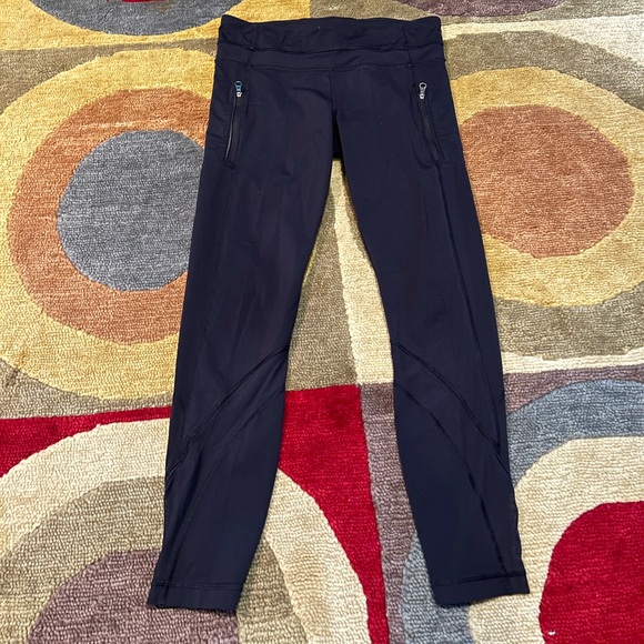 Lululemon Inspire Crop Leggings Mid Rise Black Mesh Panels Zipper Pockets Size 8 - Picture 1 of 8